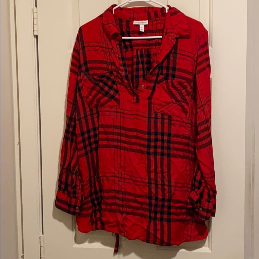Liz Lange Maternity top
